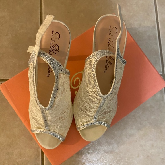 Ivory bridal shoes - Picture 6 of 7